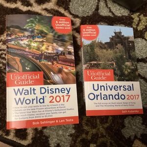 NEW Unofficial Guide Walt Disney World AND Universal Orlando 2017